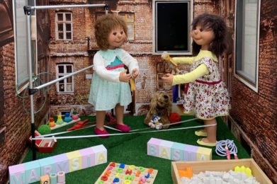 Interaktywna animacja podwórkowe zabawy Marysi i Basi (2) Interaktywna animacja podwórkowe zabawy Marysi i Basi (2)